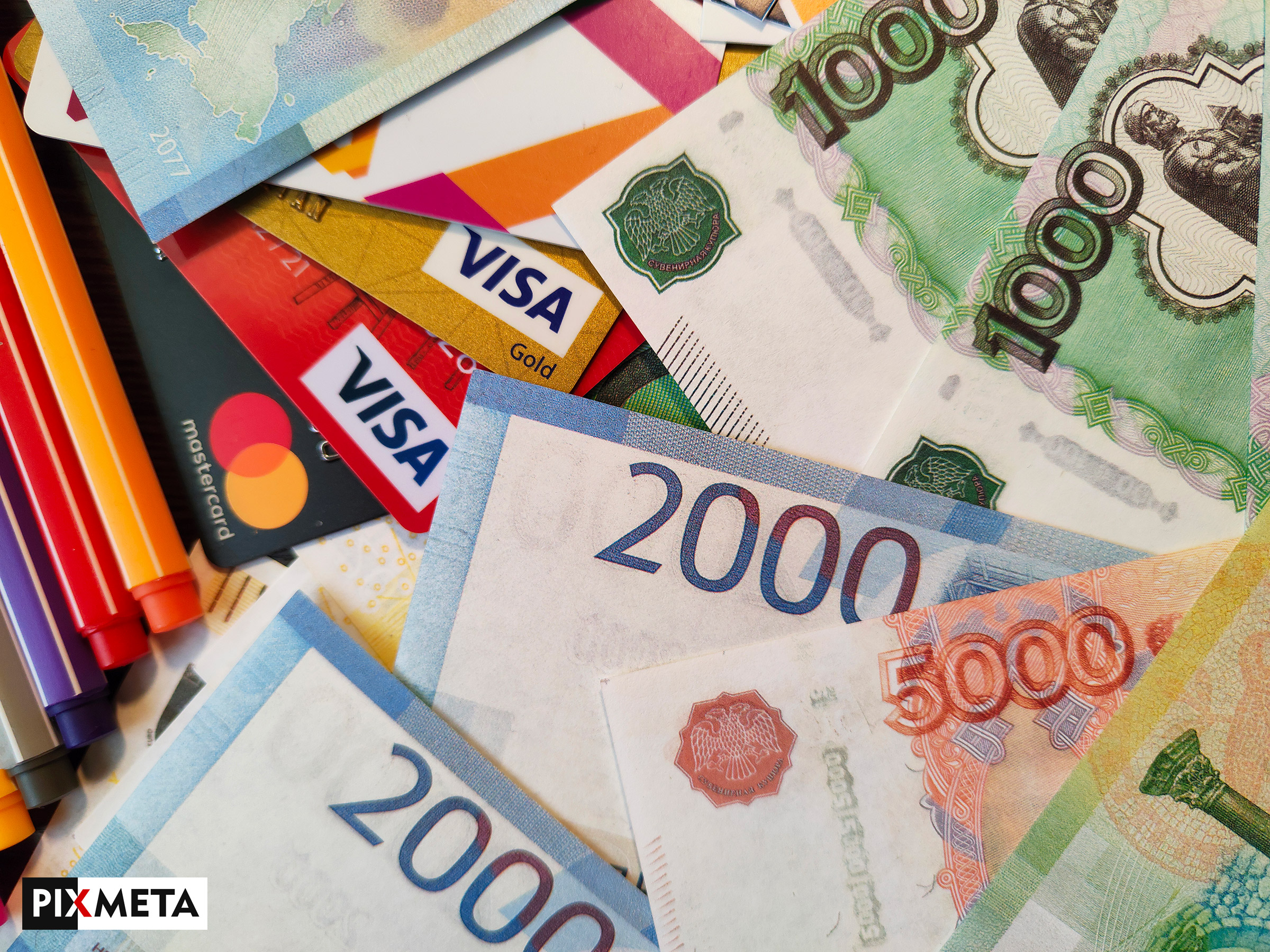 RUR 200, 5000 Russian Rubli paper banknotes, free editorial photo